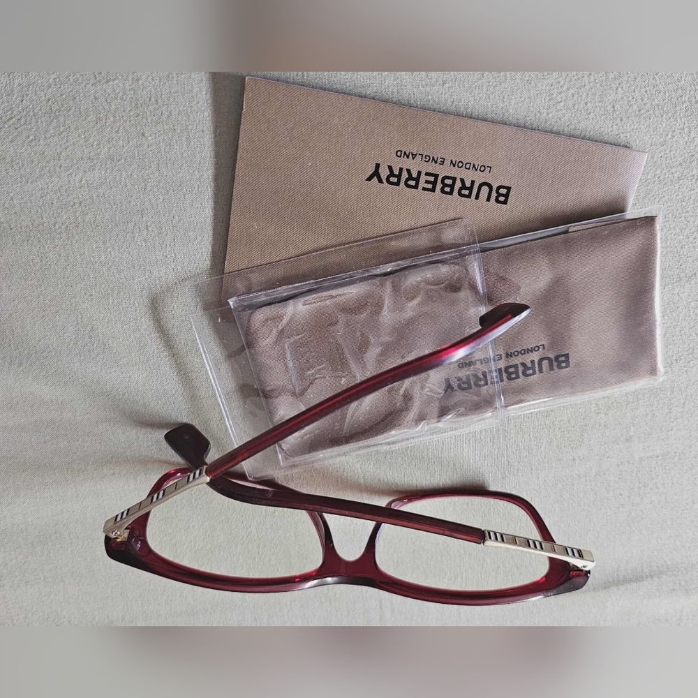 Burberry Burgundy Eyewear